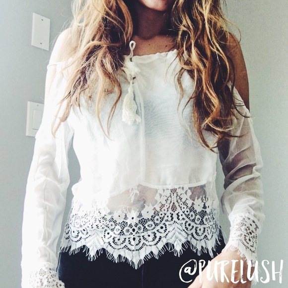 PURE LUSH Tops - ‼️FINAL SALE‼️WHITE LACE TOP BOHO CROP TOP TASSELS
